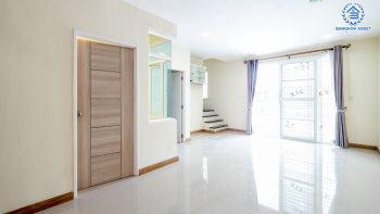 *****ทาวน์เฮ้าส์มือสองย่านสมุทรสาคร ม.โกลเด้นทาวน์ พระราม2 หลังมุม! เนื้อที่กว้างขวางถึงเกือบ 22 ตร.ว. ฟังก์ชันจัดเต็มอย่างกับบ้านเดี่ยว 4 ห้องนอน 3 ห้องน้ำ 2 ที่จอดรถ แถมฟรี! 2 เครื่องปรับอากาศ, 1 เครื่องทำน้ำอุ่น, 1 เครื่องดูดควัน เชื่อมต่อถ.พระราม 2 ใกล้บิ๊กซี, เซ็นทรัลพระราม 2 และทางด่วน "พระราม 2"